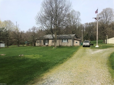 4585 Hawkins Rd, New Waterford, OH