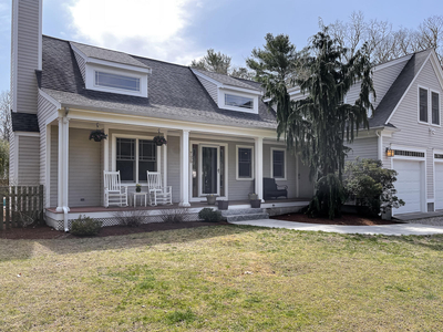 725 Old Barnstable Rd, East Falmouth, MA