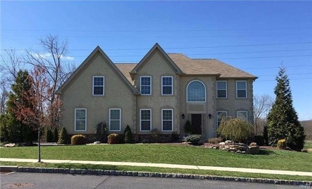 4985 Curly Horse Dr, Center Valley, PA