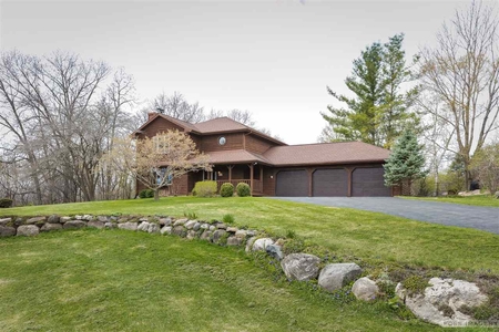 7984 Stagecoach Rd, Cross Plains, WI