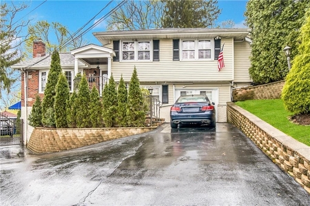 2 Hardy Pl, Yonkers, NY