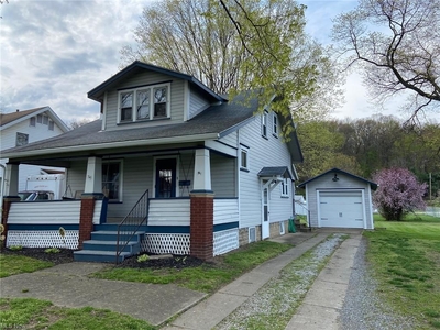 572 E Canal St, Newcomerstown, OH