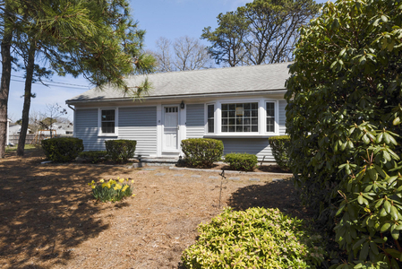 12 Meadowbrook Rd, West Yarmouth, MA