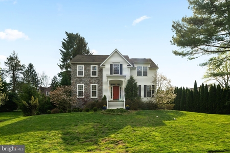 4 Valley View Rd, Rose Valley, PA