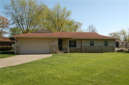 1105 Apple Valley Rd, Greenwood, IN