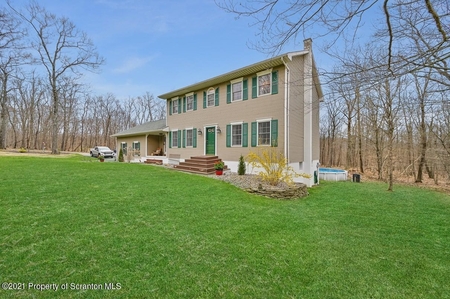 74 White Rock Dr, Forest City, PA