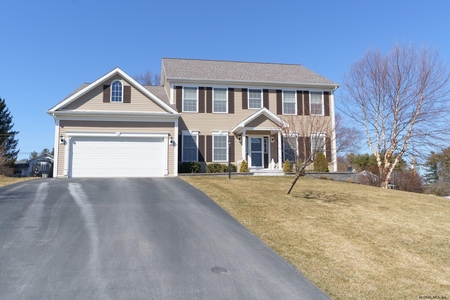 11 Flower Hill Ct, Schenectady, NY