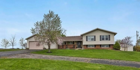 2915 Miller Rd, New Holland, OH