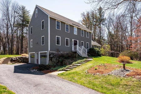 40 Peabody Dr, Brentwood, NH