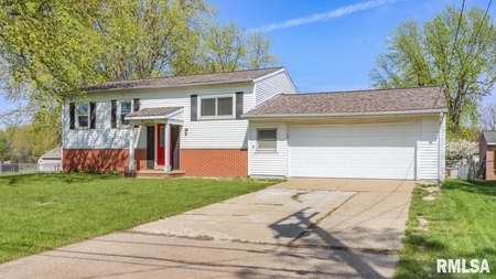 1109 Springfield Rd, East Peoria, IL