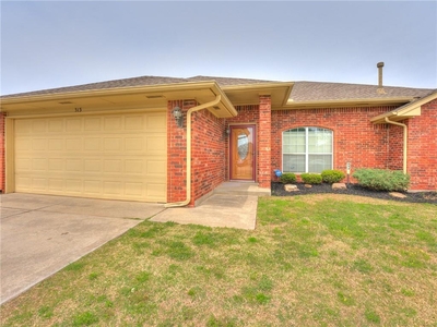 313 Sw 40th St, Moore, OK