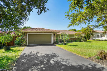 10305 Nw 42nd Dr, Coral Springs, FL