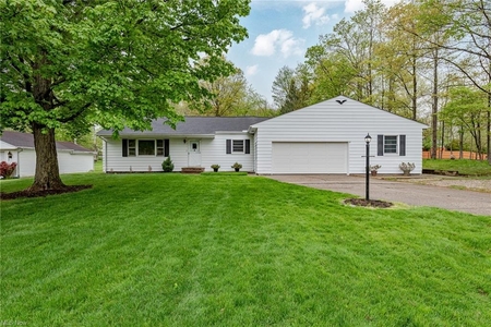 7936 Mccreary Rd, Broadview Heights, OH