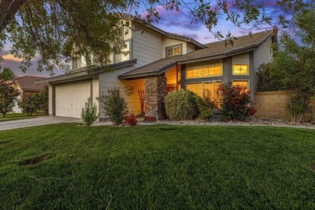 44102 Countryside Dr, Lancaster, CA