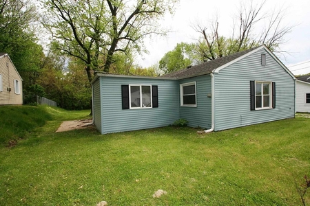 234 Algonquin Rd, Marquette Heights, IL