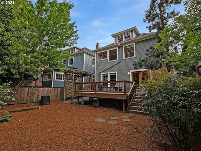 210 Nw 22nd Pl, Portland, OR