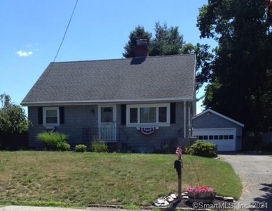 13 Chaucer Ct, Milford, CT