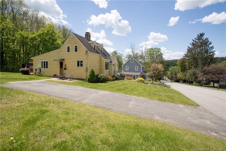 90 E Mountain Ave, Winsted, CT