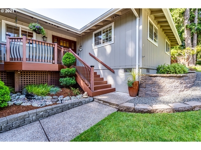 2135 W 27th Ave, Eugene, OR