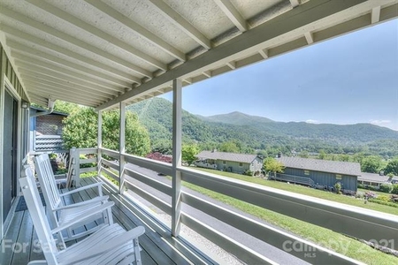 24 Slate Ln, Maggie Valley, NC