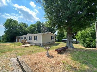 3885 Owens Mountain Ave, Connelly Springs, NC