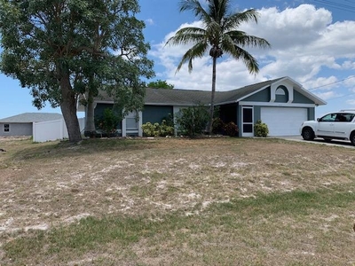 2810 Nw 2nd Pl, Cape Coral, FL