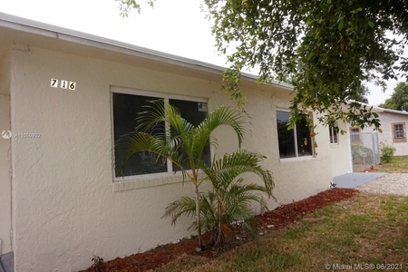 716 Nw 14th Way, Fort Lauderdale, FL