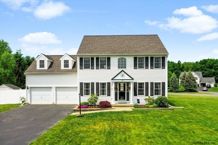 56 Towpath Ln, Waterford, NY