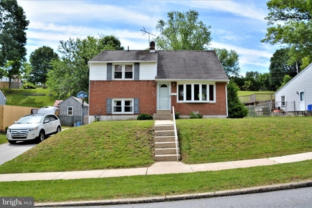 212 Valley Green Dr, Aston, PA