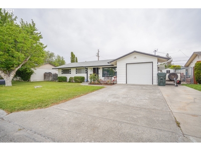 885 W Quince Ave, Hermiston, OR