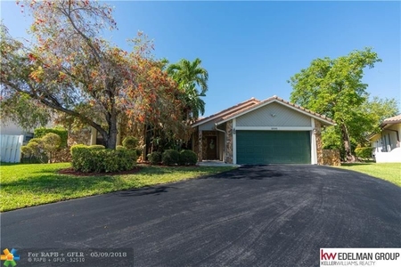 10595 Nw 7th Pl, Coral Springs, FL