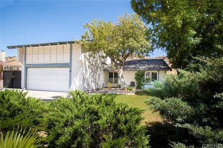 14816 Daisy Meadow St, Canyon Country, CA