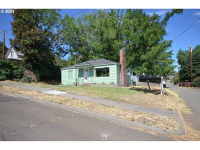 1311 Laughlin St, The Dalles, OR