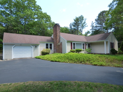1415 Old Post Rd, Marstons Mills, MA