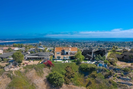 5251 Pacifica Dr, San Diego, CA