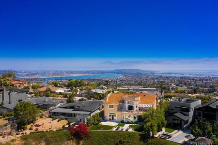 5251 Pacifica Dr, San Diego, CA