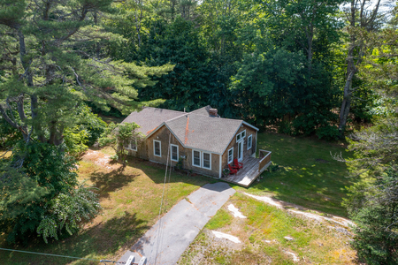 15 Old Flying Point Rd, Freeport, ME