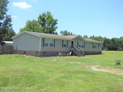 69 Page Meadow Ln, Riegelwood, NC