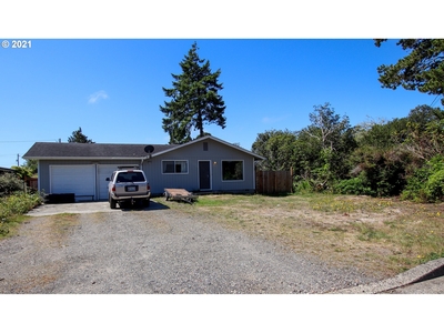1120 8th St, Florence, OR