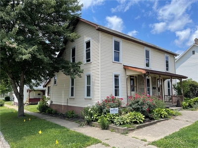 106 N 5th St, Mcconnelsville, OH
