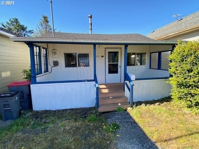 335 9th Ave, Seaside, OR