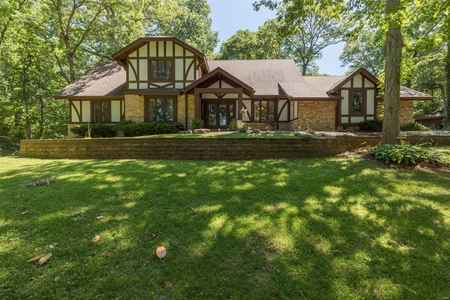9 Seclusion Woods, Festus, MO