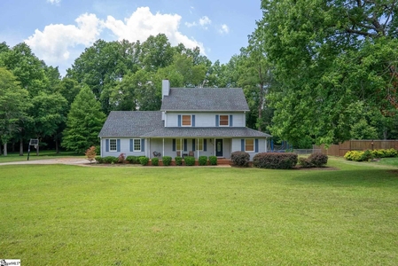 216 Pine Meadow Dr, Travelers Rest, SC