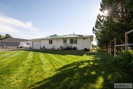 458 S Lincoln Ave, Shelley, ID
