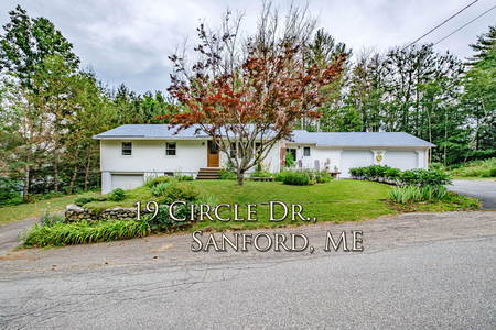 19 Circle Dr, Sanford, ME