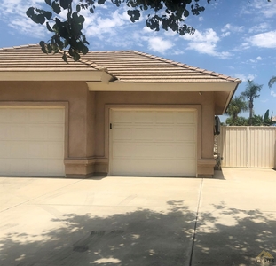 3802 Waterfall Canyon Dr, Bakersfield, CA