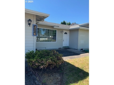 6320 C St, Springfield, OR