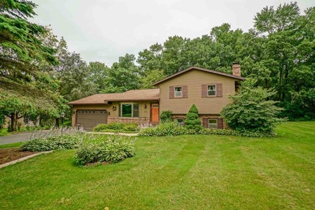 3758 Sunny Wood Dr, Deforest, WI