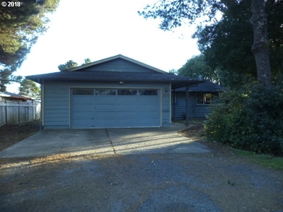 1960 23rd St, Florence, OR