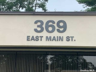 369 E Main St, East Islip, NY